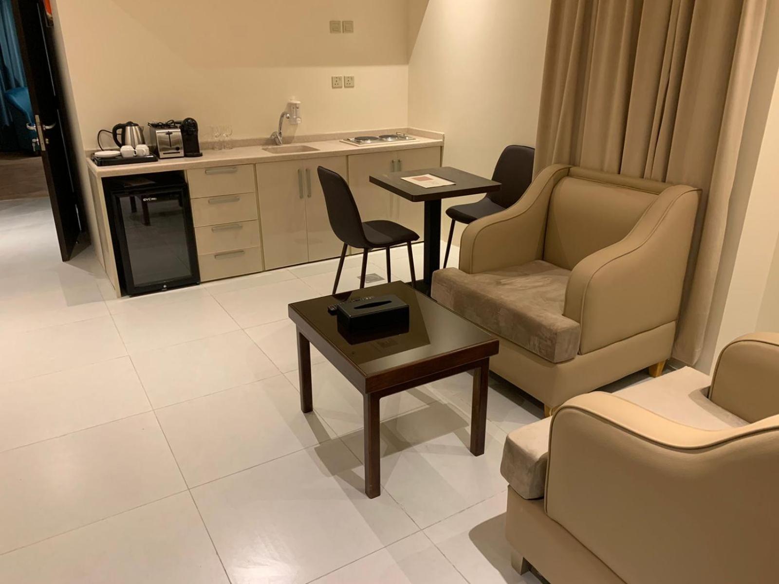 Fanan Suite Jeddah Room photo